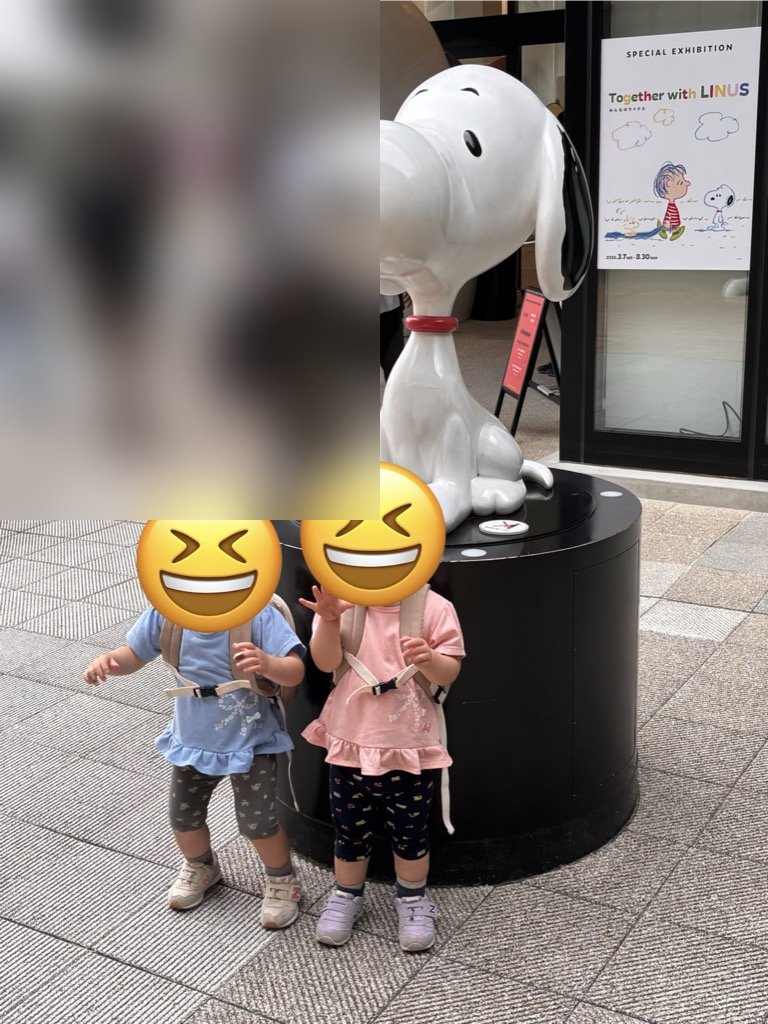 南町田グランベリーパーク PEANUTS Cafe 入口のスヌーピー像と双子